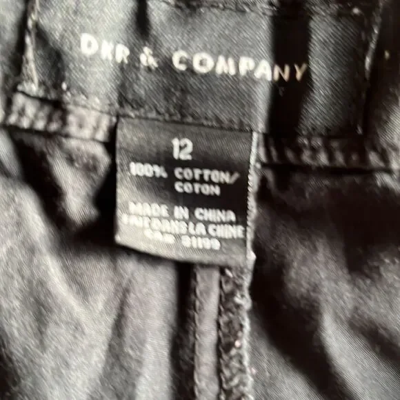 Black capris/Size 12   - Picture 9 of 10